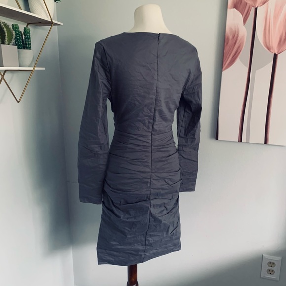 Nicole Miller • Fitted V-Neck Mini Dress • SZ 6 • Retail $440 - Picture 10 of 13